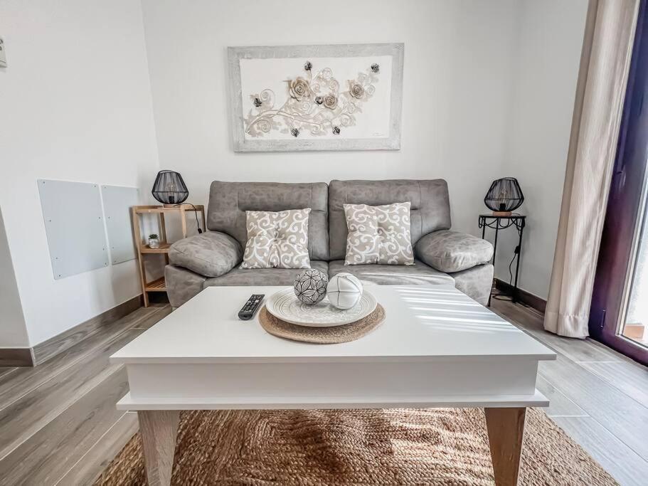Modern 2 Bed Apartment With Pool In Frigiliana Buitenkant foto