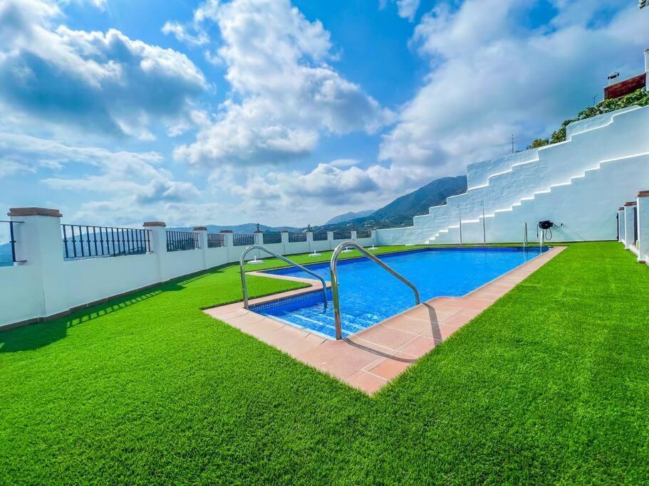 Modern 2 Bed Apartment With Pool In Frigiliana Buitenkant foto