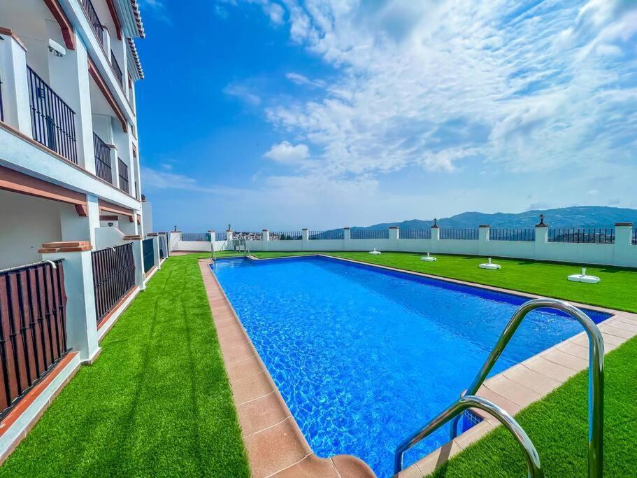 Modern 2 Bed Apartment With Pool In Frigiliana Buitenkant foto