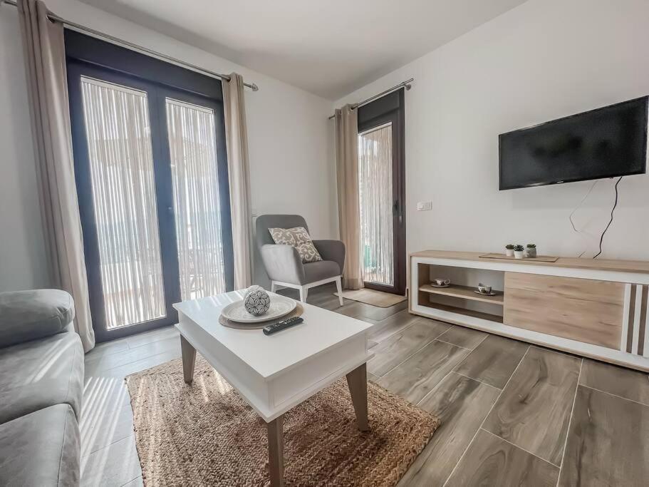 Modern 2 Bed Apartment With Pool In Frigiliana Buitenkant foto