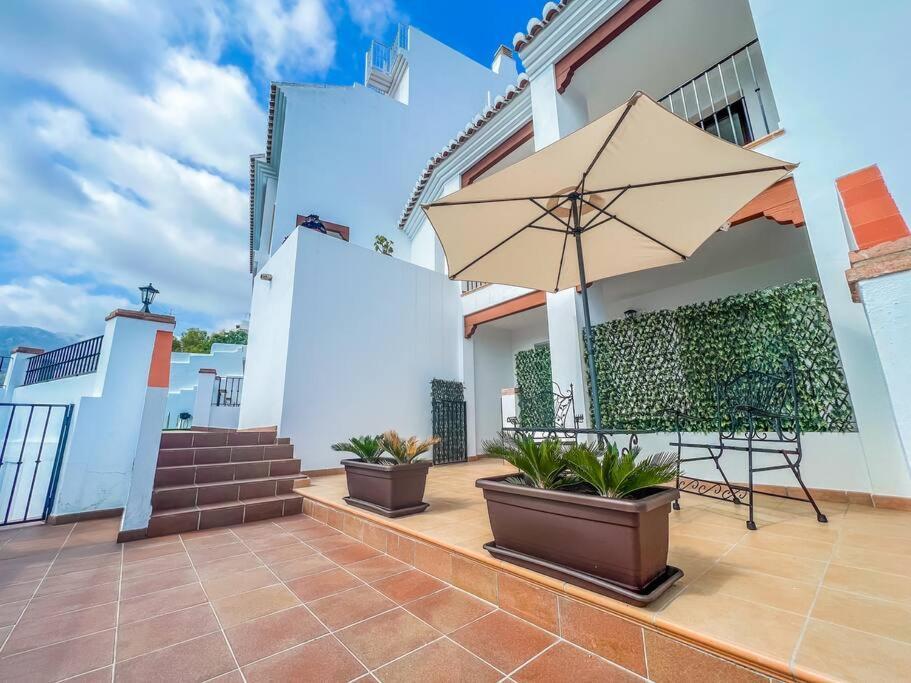 Modern 2 Bed Apartment With Pool In Frigiliana Buitenkant foto